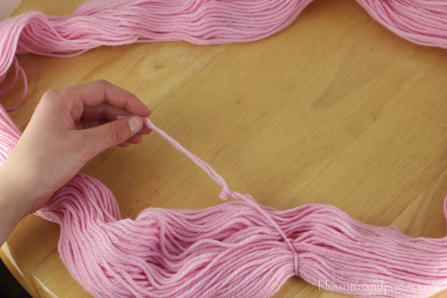 Tutorial: How to wind a ball of yarn from a skein