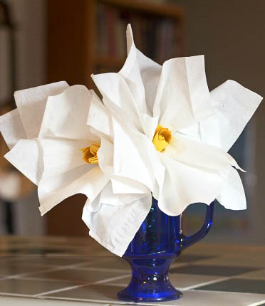 Kleenex lily tutorial