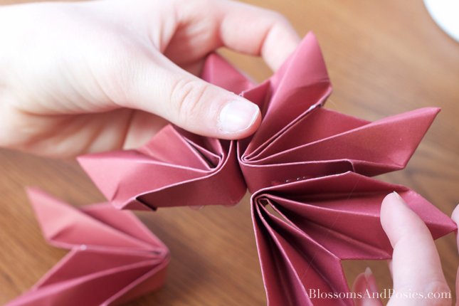 Origami Poinsettia Gift Topper - blossomsandposies.com
