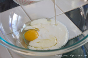 add sour cream to egg
