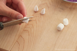 Cut marshmallos in half diagonally via Blossoms and Posies http://wp.me/p2NEfY-G5